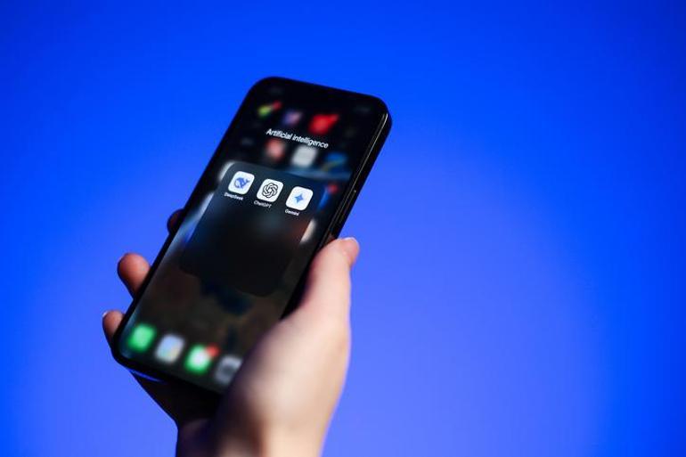 Rakiplerini solladı Mobil indirme ve gelirde zirvede