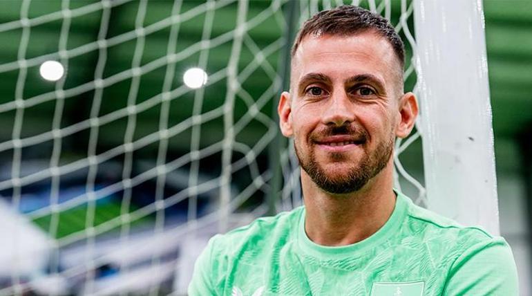 Kaleciler için 8 saniye kuralının ilk kurbanı Martin Dubravka