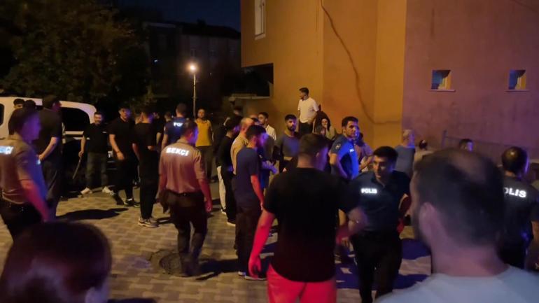 İstanbulda kan donduran kadın cinayeti: Sokakta satırla katletti