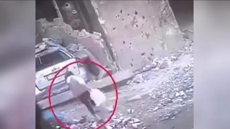 İsrail savaş uçakları, Gazzede su taşıyan kızı böyle hedef aldı