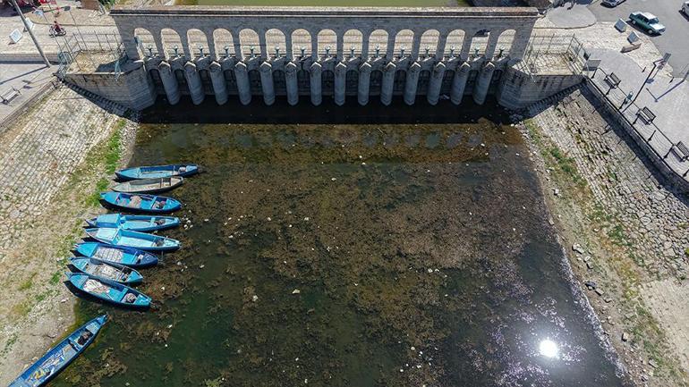 Beyşehir Gölü vefat etti: Kıyıdan yaklaşık 300 metre çekildi