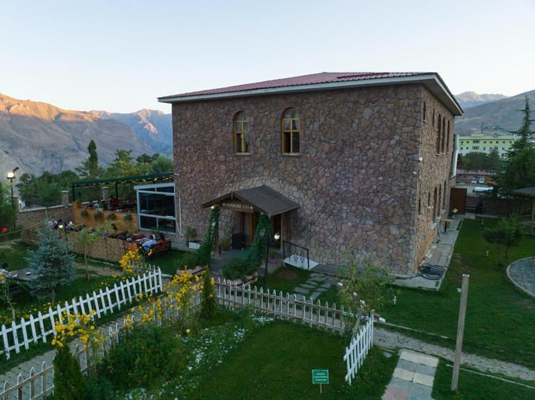 Yıllar sonra Hakkari kültür sanatla buluşuyor