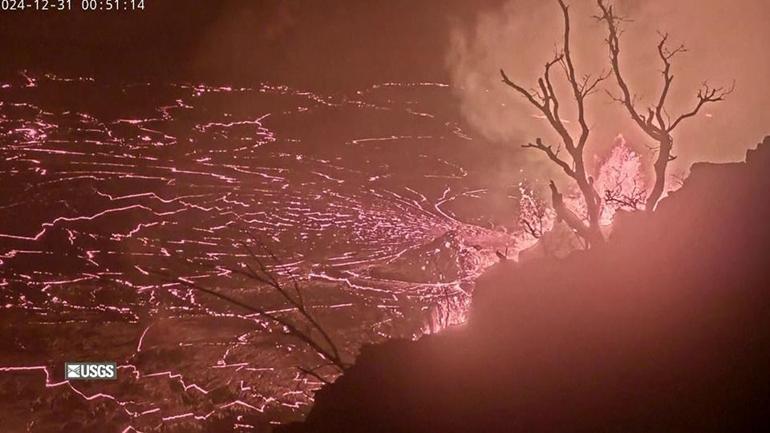 Hawaiideki yanardağ yeniden patladı