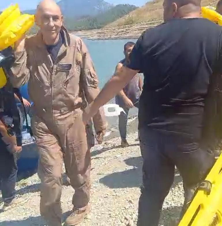 Burdur Bucakta eğitim uçağı kaza yaptı: 2 personel kurtarıldı
