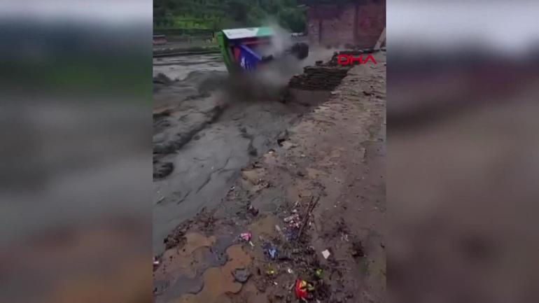 Hindistanda sel felaketi