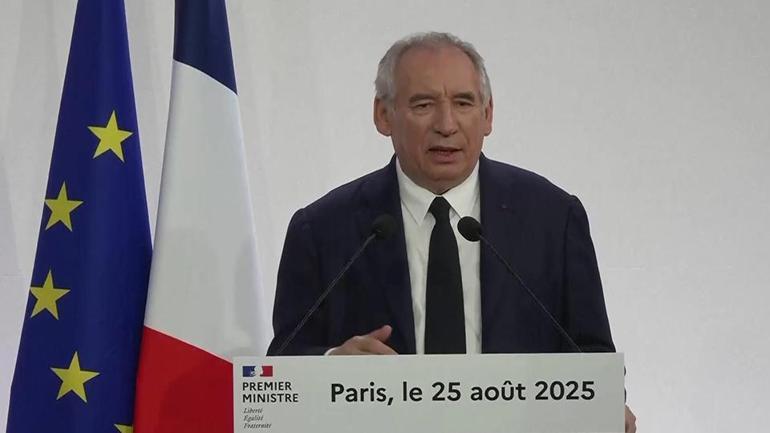 Fransa’da siyasi kriz derinleşiyor… Macron görevden alınır mı