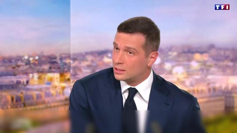 Fransa’da siyasi kriz derinleşiyor… Macron görevden alınır mı