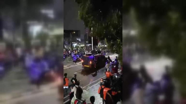 Endonezyada sokaklar karıştı