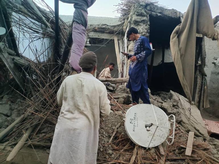 Son dakika haberi: Afganistanda 6 büyüklüğünde deprem: En az 250 kişi öldü