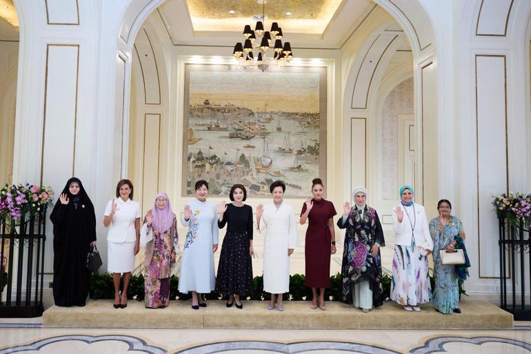 Emine Erdoğan, Çinde liderlerin eşleri ile bir araya geldi