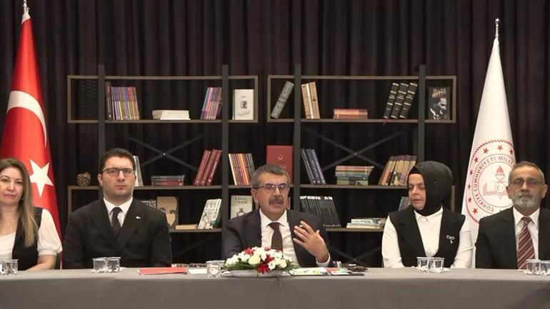 Bakan Tekinden okul kıyafet, uyarısı