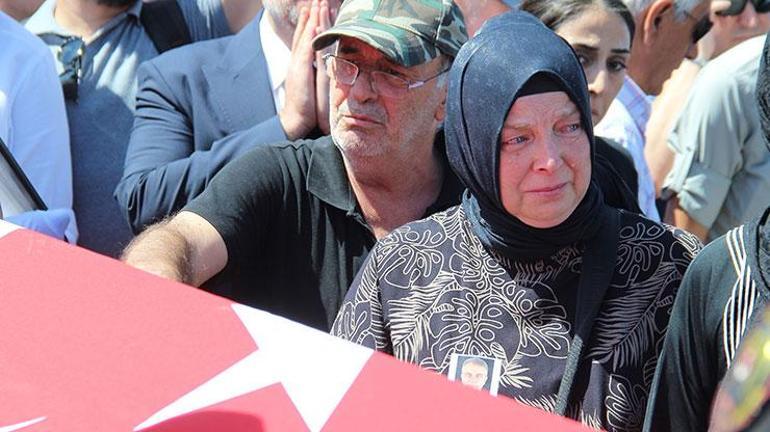 SON DAKİKA... İzmirde şehit polisler son yolculuğuna uğurlandı