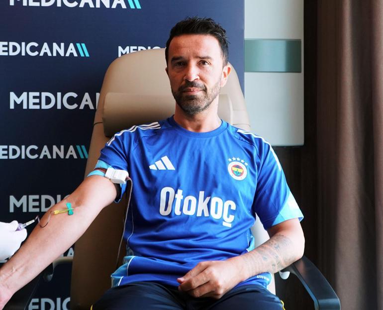 Fenerbahçede Tedesco ve teknik heyet sağlık kontrolünden geçti