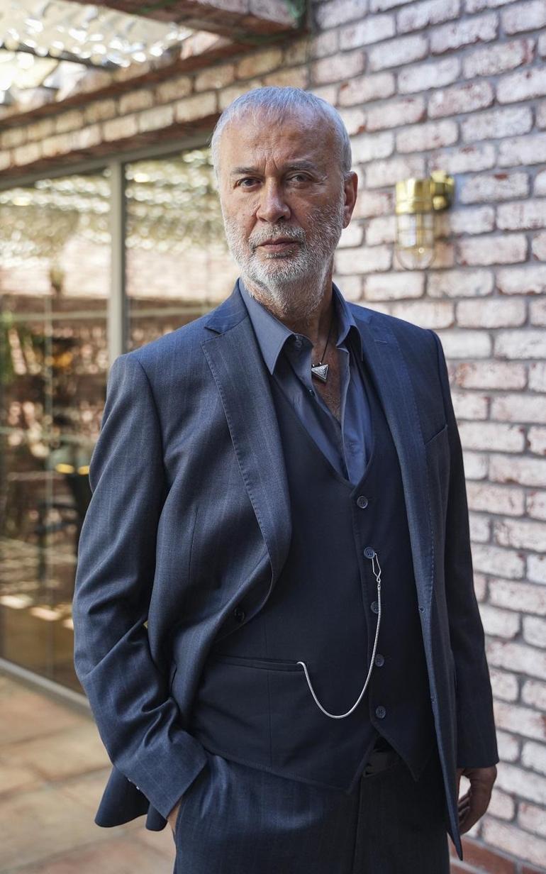 EŞREF RÜYAYA BOMBA TRANSFER Geçmişten gelen bir kabadayı: Levent Özdilek Hıdır Elverdi karakteriyle diziye dahil oluyor