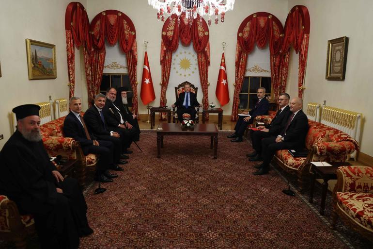 Kudüs Rum Ortodoks Patriği Giannopoulostan Cumhurbaşkanı Erdoğana anlamlı hediye