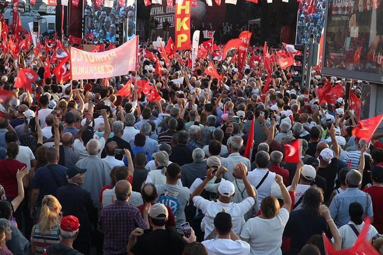 Özgür Özel Ankaradaki mitingde konuştu: Geri adım görmeyeceksiniz