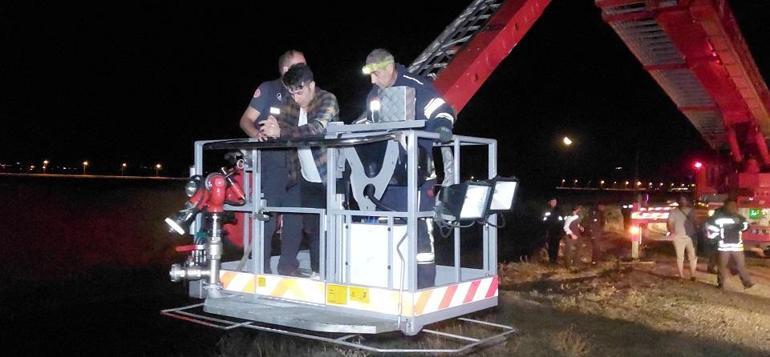 Virajı alamadı, nehre daldı: “Babamla kim uğraşacak”