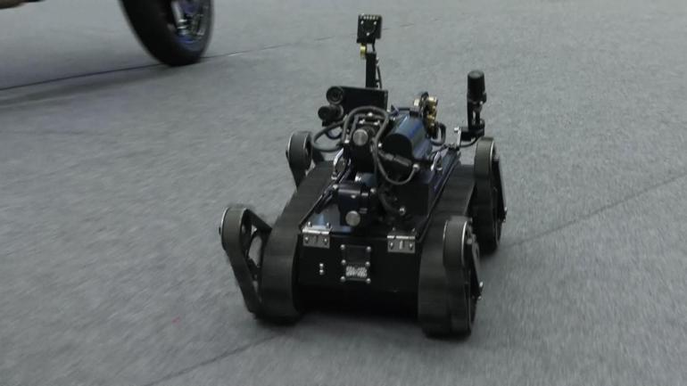 Jandarmanın hava ve karadaki yeni gözleri: CAYROKOPTER | ROBOT KÖPEK