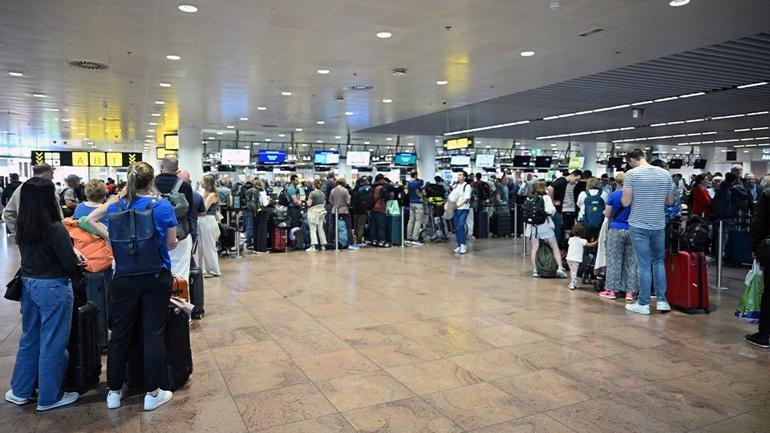 Avrupaya siber darbe: Uçuşlar durma noktasına geldi, uzun kuyruklar oluştu