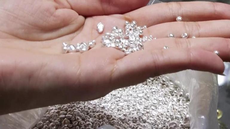 ALTINI SOLLADI Yatırımcının yeni gözdesi gümüş oldu