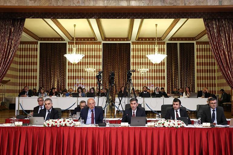 Terörsüz Türkiye komisyonu düşünce kuruluşu temsilcilerini dinlemek için toplandı