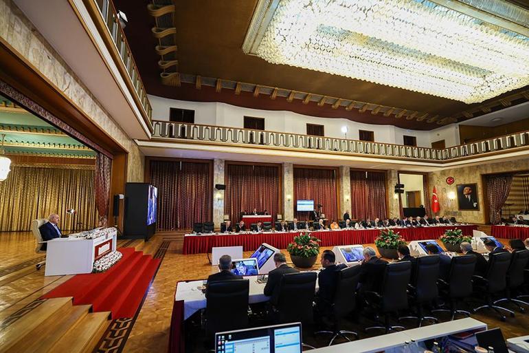 Terörsüz Türkiye komisyonu düşünce kuruluşu temsilcilerini dinlemek için toplandı