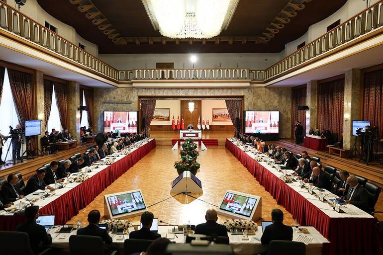 Terörsüz Türkiye komisyonu düşünce kuruluşu temsilcilerini dinlemek için toplandı