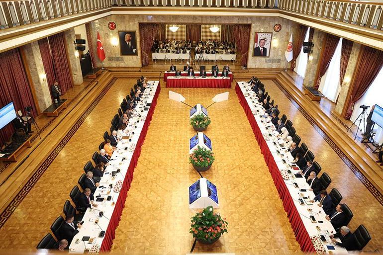 Terörsüz Türkiye komisyonu düşünce kuruluşu temsilcilerini dinlemek için toplandı