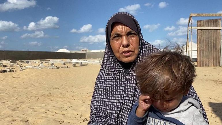 Gazzeliler mezarlıklara sığındı: Ölülerle yaşıyoruz, çaresiz kaldık
