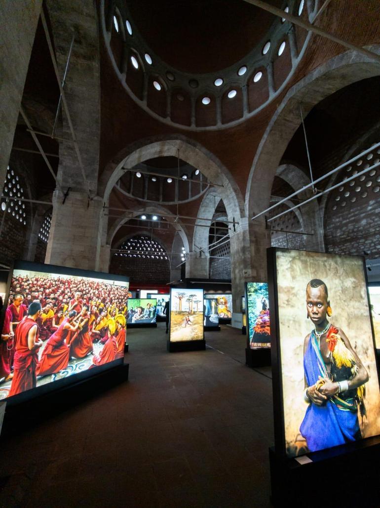 Kültür ve Turizm Bakanı Mehmet Nuri Ersoy, Beyoğlu’nda sanat turu yaptı
