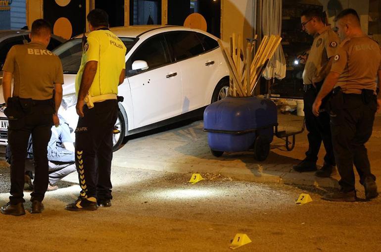 Uzun namlulu silahla oto galeriyi taradılar