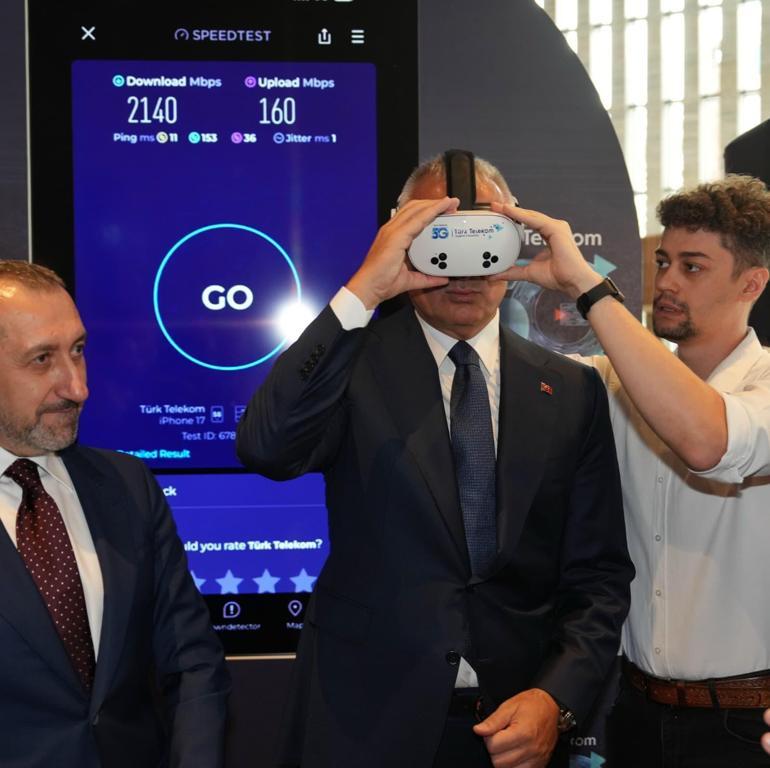 5G TEKNOLOJİSİ İLK KEZ AKM’DE SANATLA BULUŞUYOR
