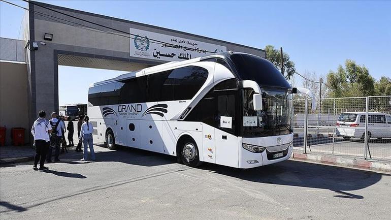 14 Türk aktivist daha Türkiye yolunda