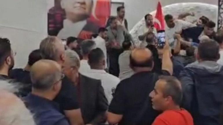 Samandağ CHP Kongresi’nde yumruklar konuştu