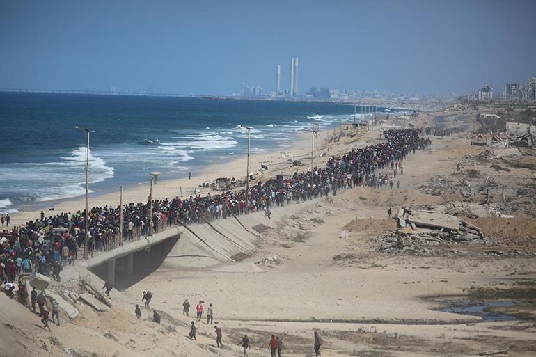 Tarihi anlar CNN TÜRKte Akın akın Gazze’ye dönüyorlar...