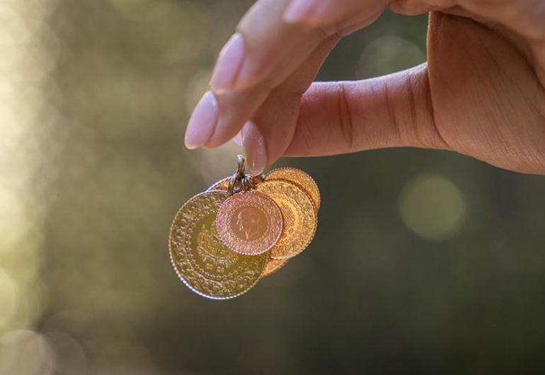 Altın fiyatları rekor tazeledi: Gram altın, çeyrek altın, cumhuriyet altını ne kadar