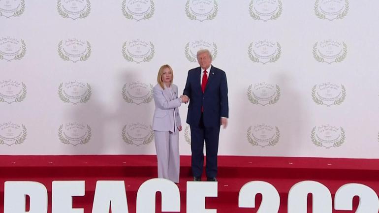 Trump, Gazze Zirvesi’nde diplomasi yerine esprileriyle gündem oldu