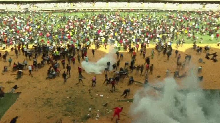 Eski Kenya Başbakanı 80 yaşında hayatını kaybetti, cenazede silahlar konuştu