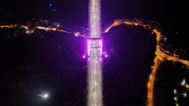Meme kanseri farkındalığı İstanbulda iki köprü pembe renkle aydınlatıldı