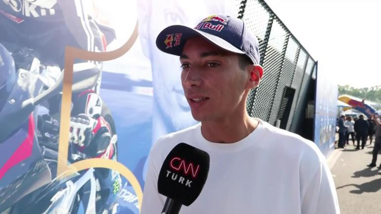 Dünya Şampiyonu CNN TÜRKte: “21 kez İstiklal Marşı’nı dinlettik” | Milli Motosikletçi Razgatlıoğlu nasıl 3. kez şampiyon oldu