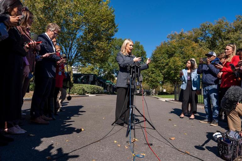 Beyaz Saray Sözcüsünden gazeteciye skandal yanıt: Annen seçti