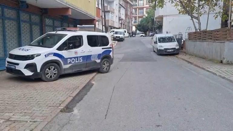 İSTANBUL SANCAKTEPEDE KANLI SALDIRI: Sokakta yürüyen 3 kişi silahla öldürüldü