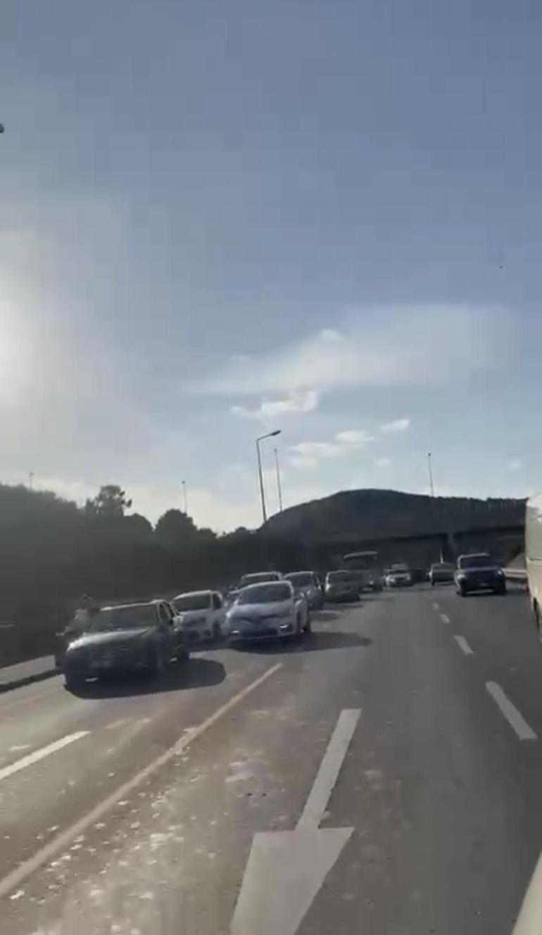 Yolu kapatıp horon oynadılar