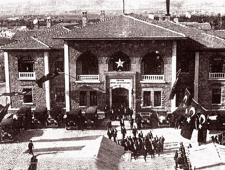 Türkiye Cumhuriyeti 102 yaşında