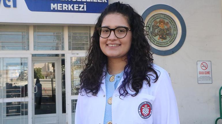 1 yaşında sağır kaldı, 26 yaşında tedavi olduğu hastanede doktor oldu Selen İşlekin ilham veren başarısı