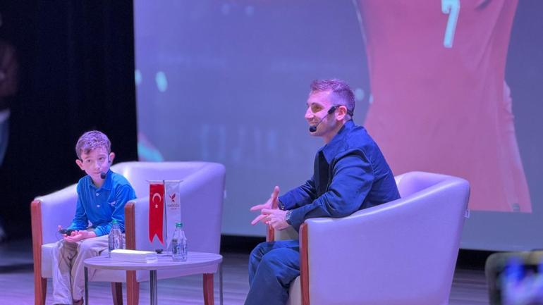 690b2094586197a571ccd014 Kerem Aktürkoğlu, okul başkanı olan ilkokul öğrencisinin vaadini gerçekleştirdi