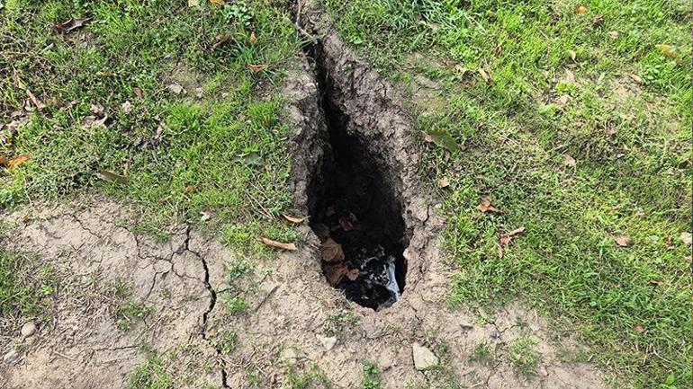  Meyve bahçelerinde obruk ve yarıklar, evlerin duvarlarında çatlaklar