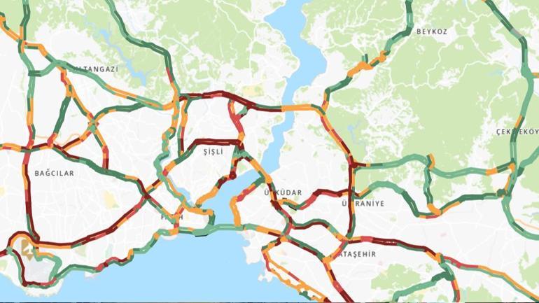 İSTANBULDA TRAFİK DURMA NOKTASINA GELDİ: Yoğunluğu %87’ye ulaştı