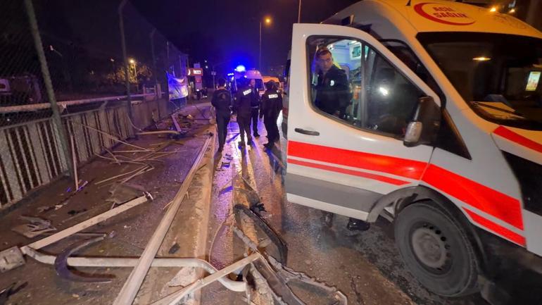 Bariyerleri parçalayarak yayalara çarptı