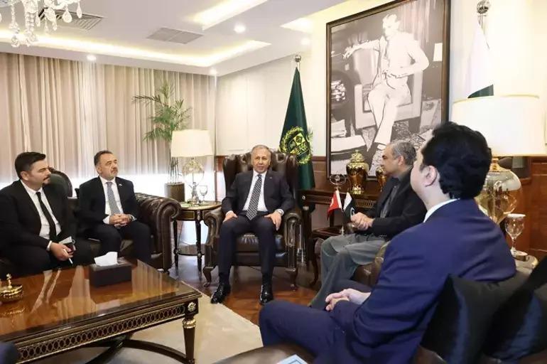 İçişleri Bakanı Yerlikaya, Pakistanlı mevkidaşı Nakvi ile görüştü
